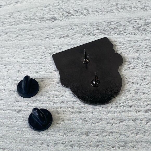 Oprah Winfrey Enamel Pin/ Brooch Lapel - Picture 5 of 6